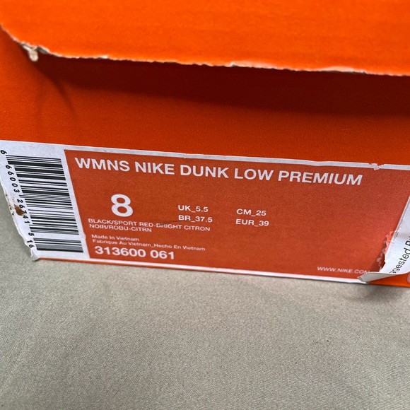 Nike Dunks - Picture 2 of 9